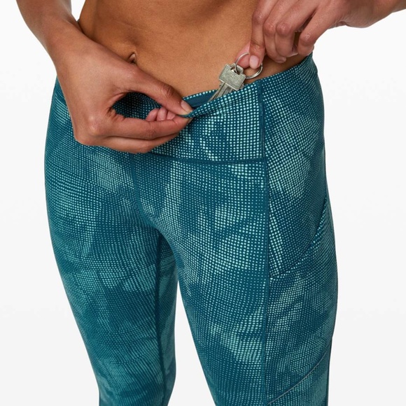 Lululemon Speed Up Tight 28" BNWT in Illusion Tidal Teal Bermuda Teal - Picture 6 of 11